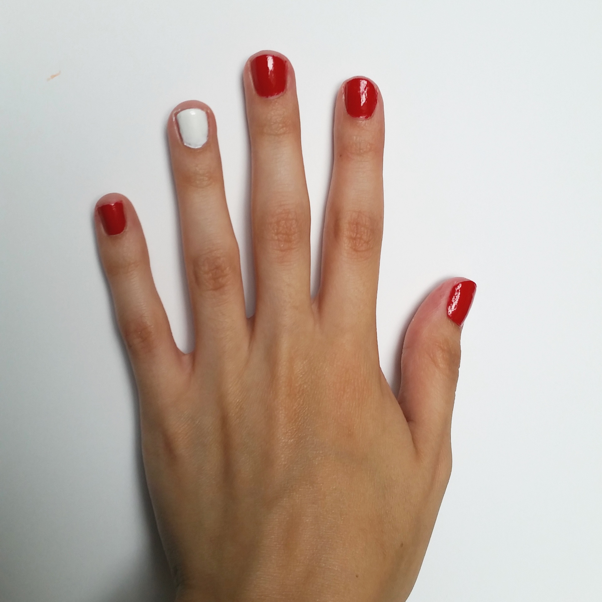 Red & White Skinny Horizontal Striped Nail Wraps
